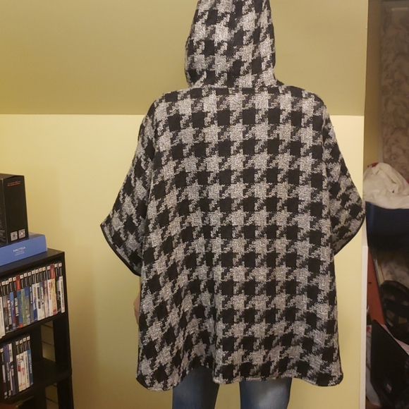 Sweater - Picture 5 of 8